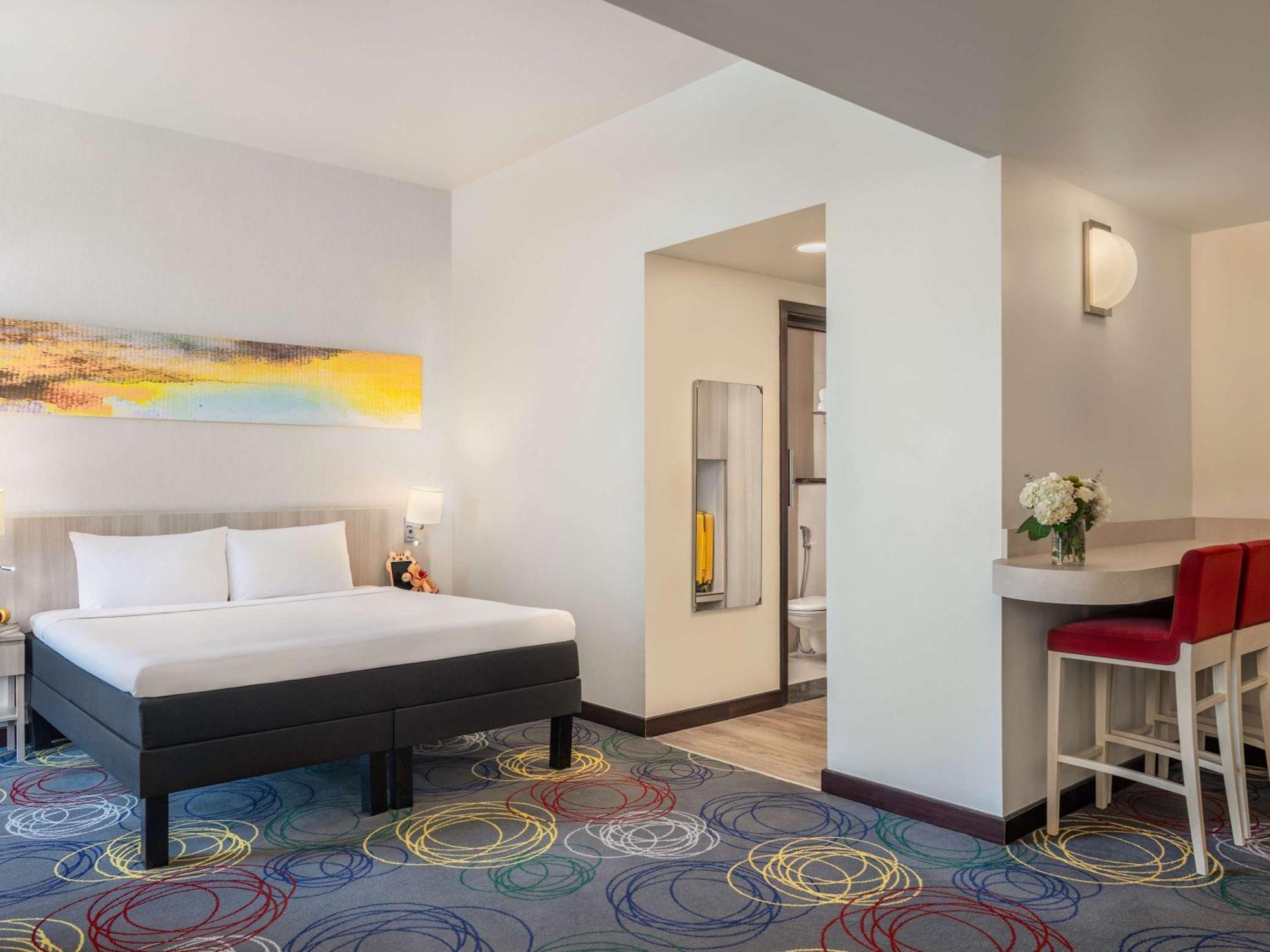 Hotel Ibis Styles Dragon Mart Dubaj Zewnętrze zdjęcie
