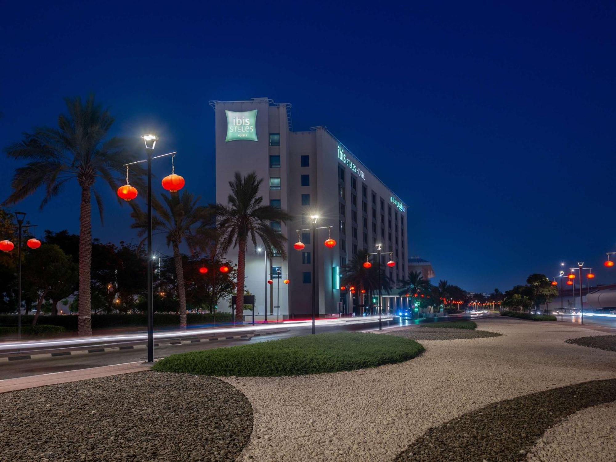 Hotel Ibis Styles Dragon Mart Dubaj Zewnętrze zdjęcie