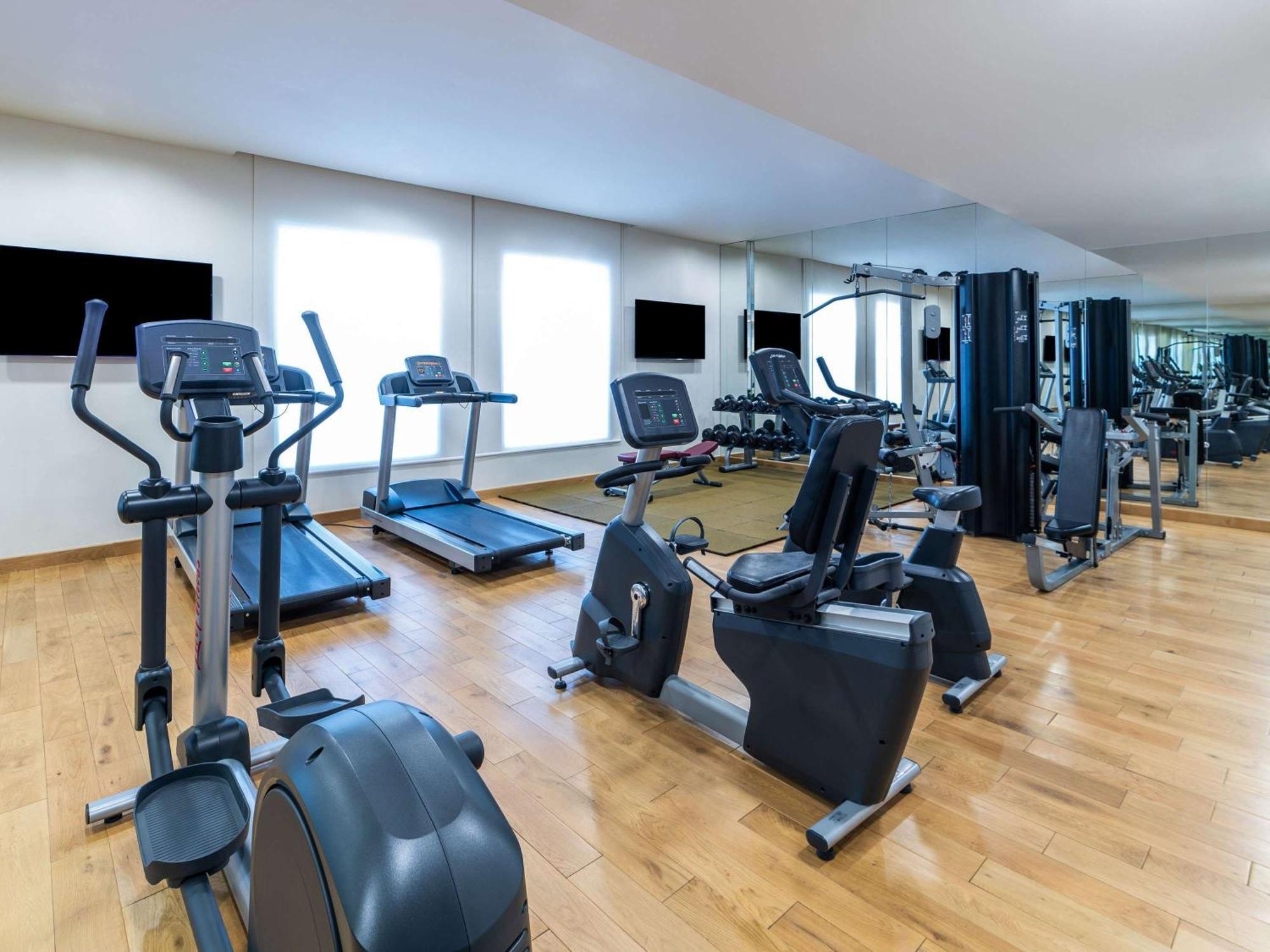 Hotel Ibis Styles Dragon Mart Dubaj Zewnętrze zdjęcie