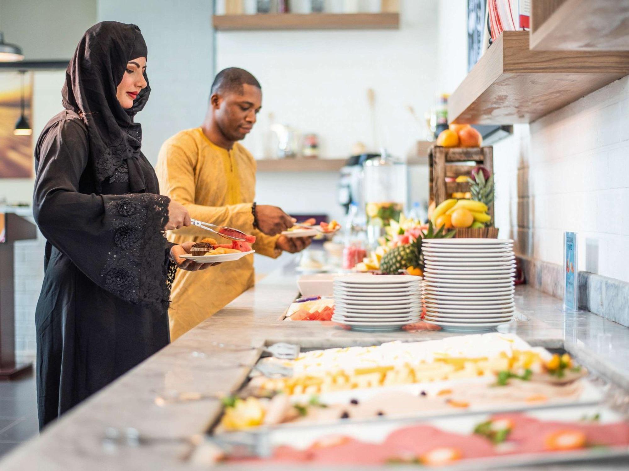 Hotel Ibis Styles Dragon Mart Dubaj Zewnętrze zdjęcie